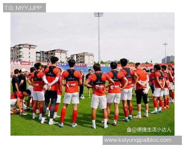 刘建业执教铜梁龙引发关注踢蓉城之战将成焦点之战