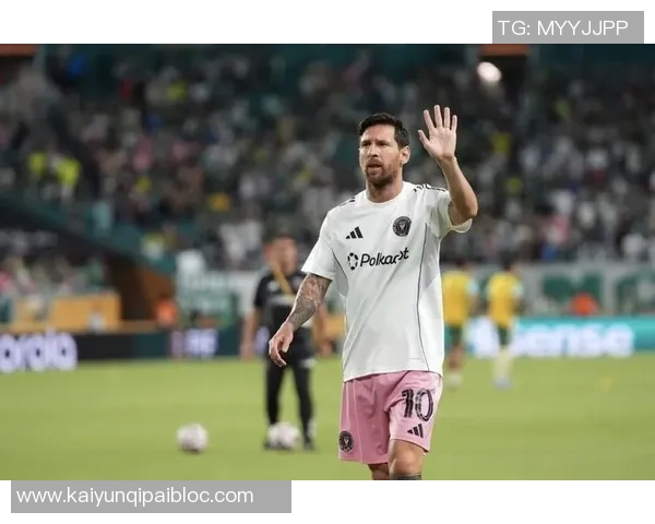 外媒报道印度为梅西建雕像并重现其迈阿密住所展现崇拜之情